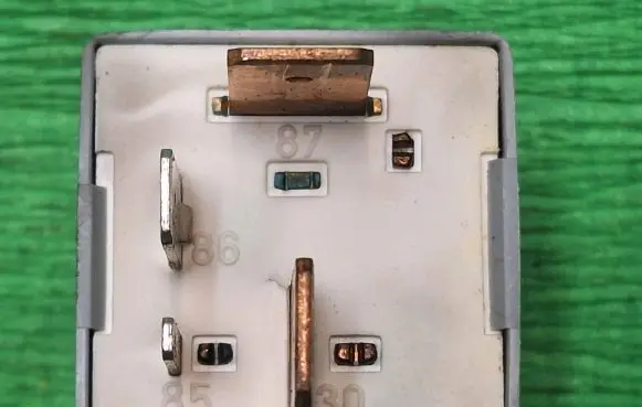 Volkswagen Golf III Other relay 357911253 39W94 50237003