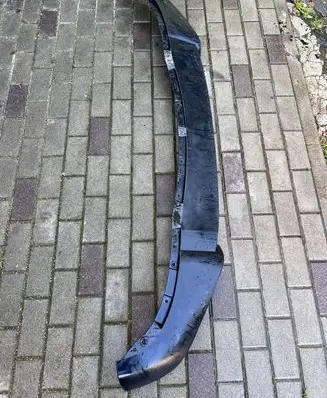 Front bumper lip