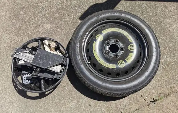 Mercedes-Benz E W213 R17 spare wheel 2124000002