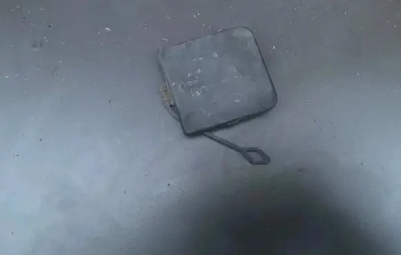 Rear bumper row hook cap/cover