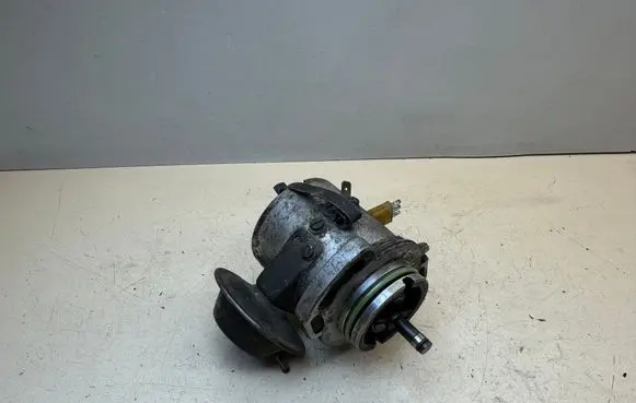 Volkswagen Polo III 6N 6N2 6NF Spark distributor 030905205A 0237021043 Z415