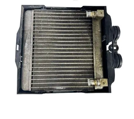 BMW 5 F10 F11 Engine oil radiator 7572542 P8413002