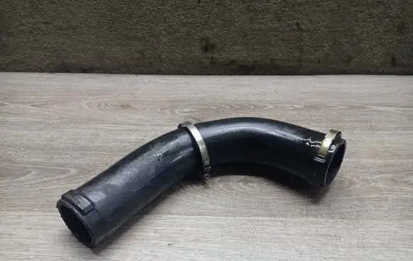 Volvo V50 Intercooler hose/pipe