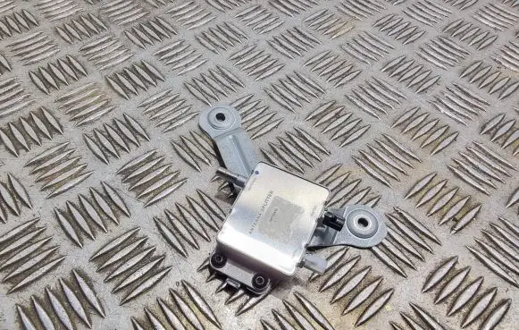Antenna control unit