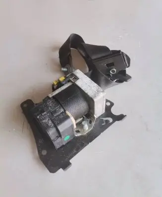 Mercedes-Benz S W220 Front seatbelt 00066179