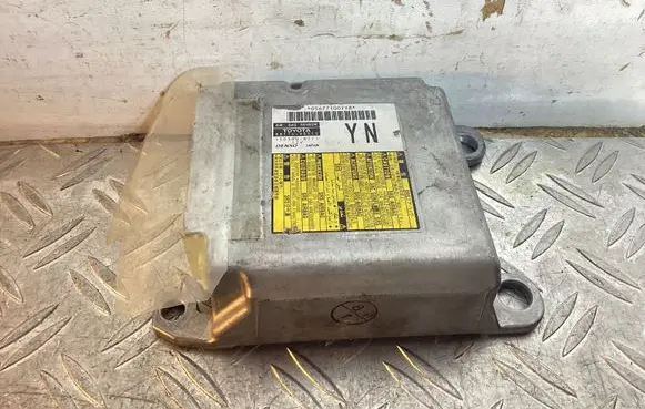 Lexus RX 450H Airbag control unit/module 8917048610