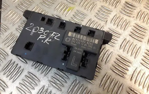 Mercedes-Benz C W203 Door control unit/module 2038201585 A2038201585