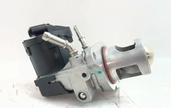 BMW 5 F10 F11 EGR valve cooler A199010 7805447 11717805447