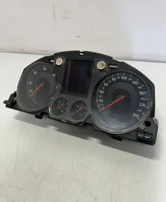 Volkswagen PASSAT B6 Speedometer (instrument cluster) A2C53145550