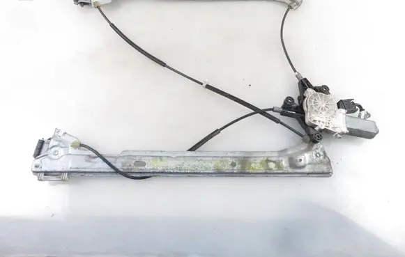 Mercedes-Benz Vito Viano W639 Front door window regulator with motor 