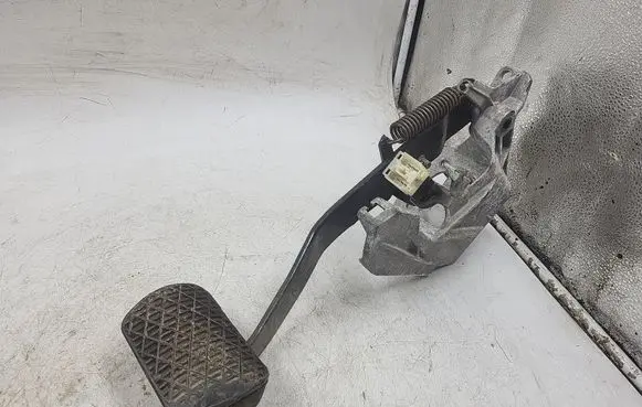 Mercedes-Benz ML W163 Accelerator throttle pedal 