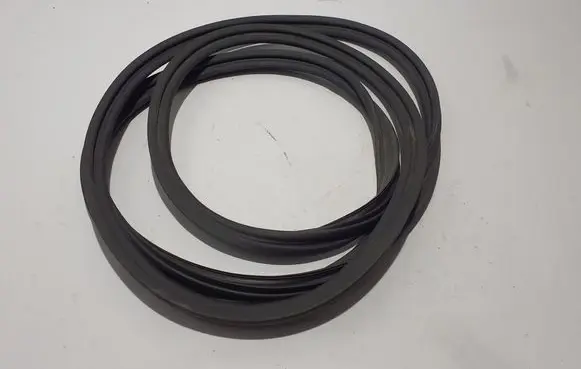 Nissan X-Trail T33 Trunk rubber seal (body) 908306RA0B