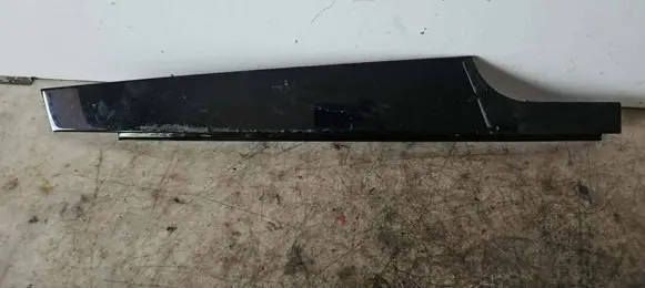 BMW X3 G01 Front door glass trim molding 7410021 19765810 C10000580J2