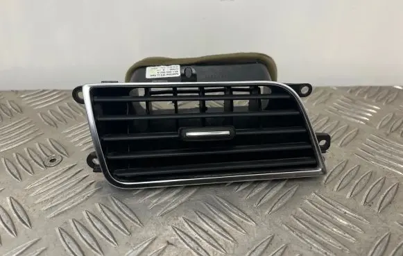 Audi A8 S8 D4 4H Dash center air vent grill 4H1820902A