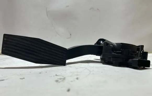 Opel Insignia A Accelerator throttle pedal 13237352 6PV00976500 10022014