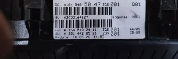 Mercedes-Benz ML W164 Speedometer (instrument cluster) A1645405047 A2514420521 A1645402111