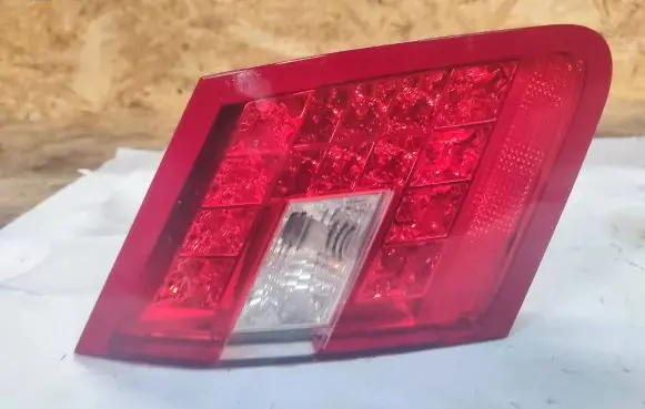 Mercedes-Benz E W212 Tailgate rear/tail lights A2129060358 483523 VJ150080328