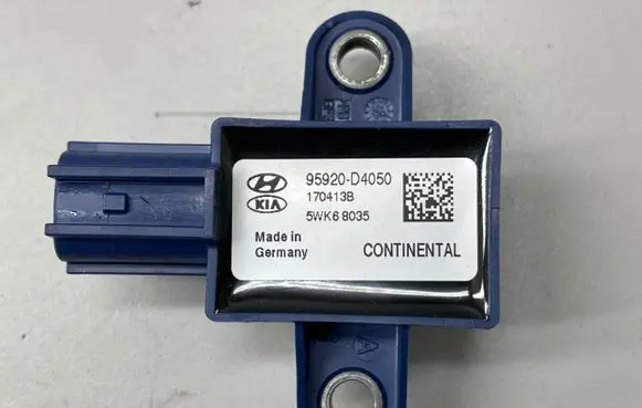 KIA Optima Airbag deployment crash/impact sensor 5WK68035 170413B
