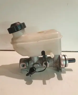 KIA Sorento Master brake cylinder 43171