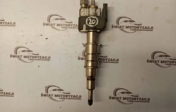 BMW 5 E60 E61 Fuel injector 7589048