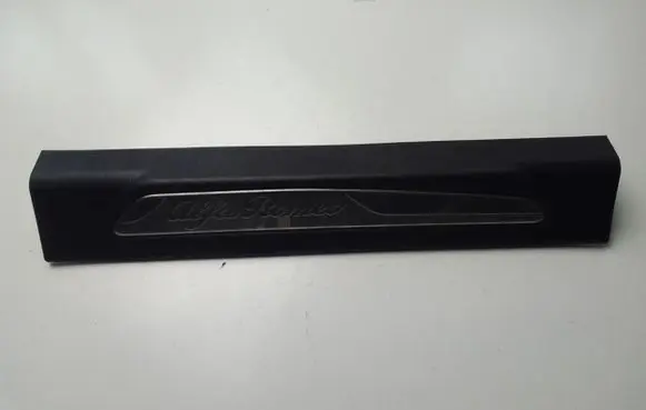 Alfa Romeo Giulia Front sill trim cover 156107572
