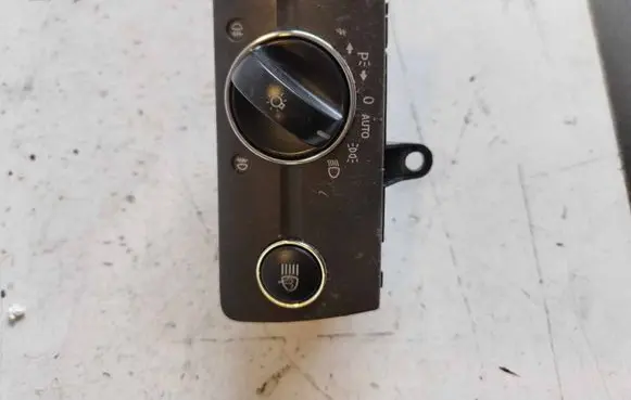 Mercedes-Benz E W211 Light switch 2115450104