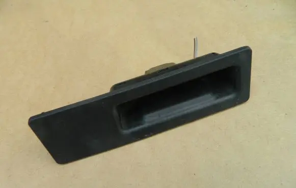 BMW 5 F10 F11 Tailgate opening switch 7463161