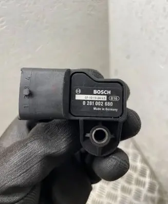 Honda CR-V Air pressure sensor 0281002680