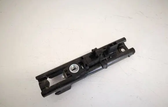 Skoda Yeti (5L) Seat belt adjustment rail 3c8857819a