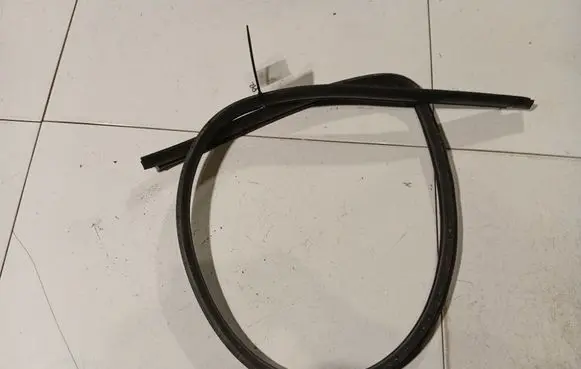 Nissan Micra Rubber seal front coupe door 