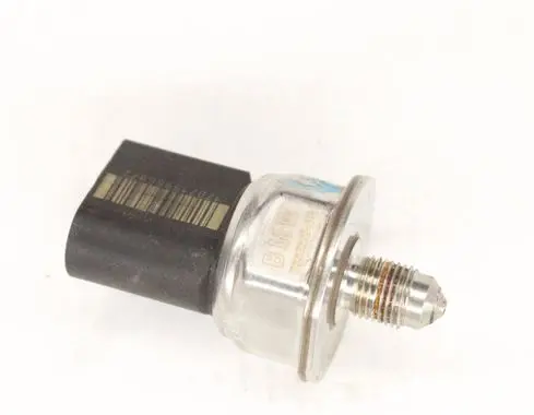 BMW 3 E90 E91 Fuel pressure sensor 7537319 7620946 8643665