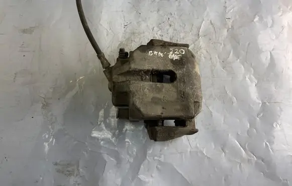 BMW 5 E39 Front brake caliper 6022296