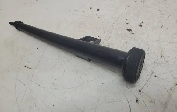 Mercedes-Benz Vito Viano W638 Oil fill pipe 