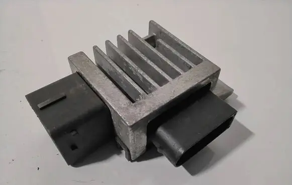 Renault Master III Glow plug pre-heat relay 271203982R 1927612 00421397