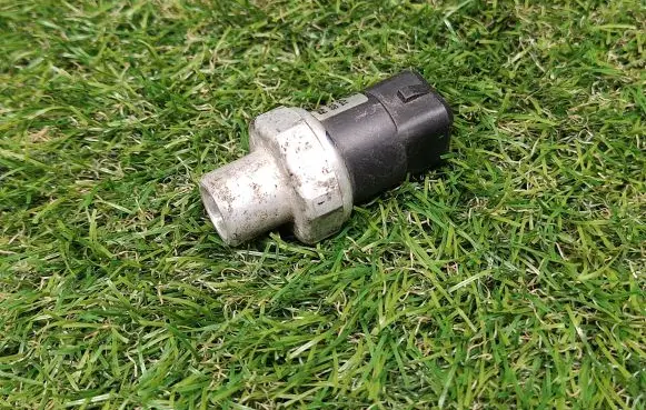Audi A6 S6 C5 4B Air conditioning (A/C) pressure sensor 8D0959482B