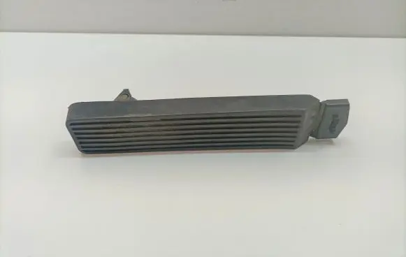 Mercedes-Benz SLC C107 Accelerator throttle pedal A1233010082 1233010082