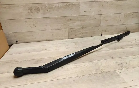 Nissan Note (E11) Front wiper blade arm 80008647