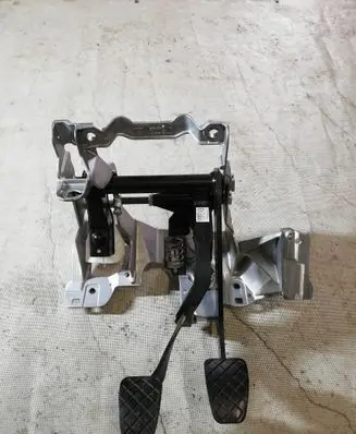 Audi A4 S4 B9 Pedal assembly 8W2721117