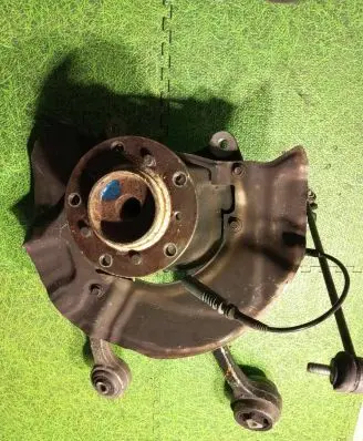 BMW M5 Front wheel hub spindle knuckle 2282880