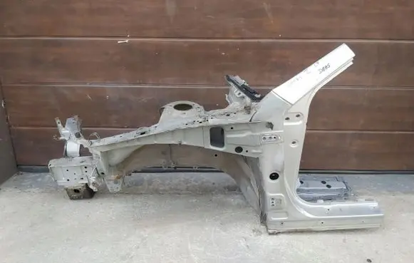 Toyota Camry Front bodywork piece 