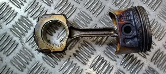 Renault Laguna I Piston with connecting rod K4M720