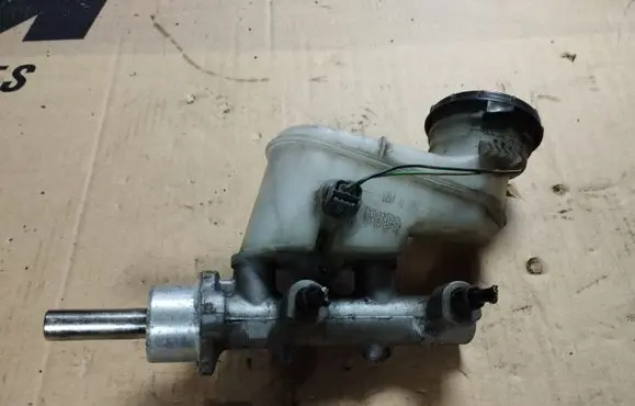 Honda Accord Master brake cylinder