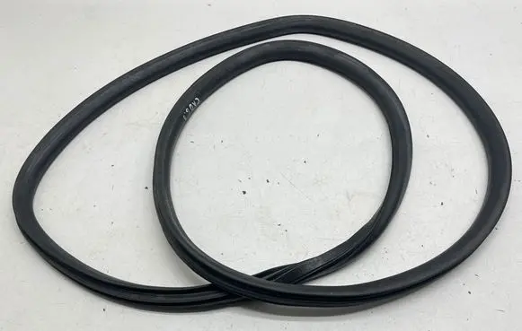 Volkswagen Caddy Sliding door rubber seal 2K5843792B