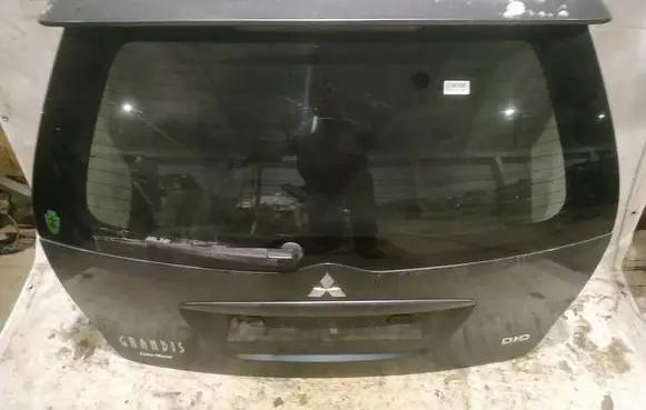 Mitsubishi Grandis Tailgate/trunk/boot lid PILKAS