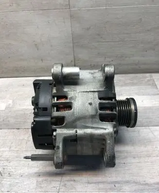 Volkswagen Golf Plus Generator/alternator 03C903025D 2607765A TG14C027