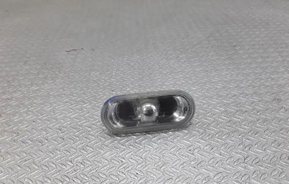 Volkswagen Golf IV Front fender indicator light 1J0949117