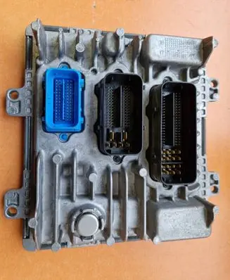 Opel Zafira C Engine control unit/module 55501574 395357783 39025864