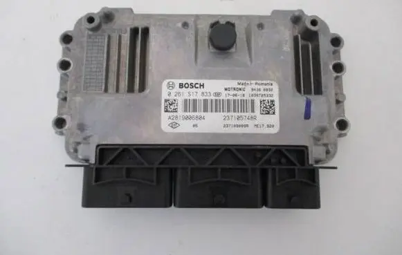 Renault Twingo III Engine control unit/module 237105748R