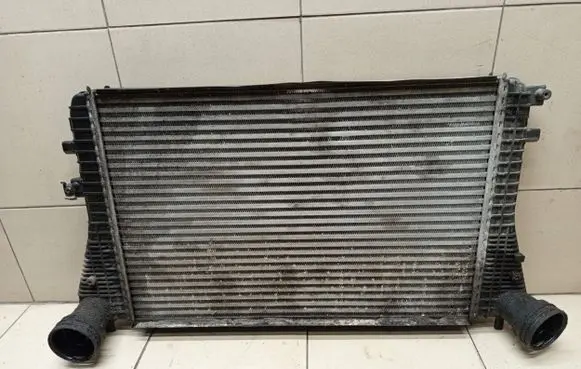 Volkswagen PASSAT B6 Intercooler air channel guide 