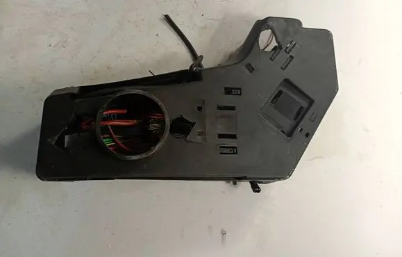 Mercedes-Benz B W245 Fuse box cover 7700309251